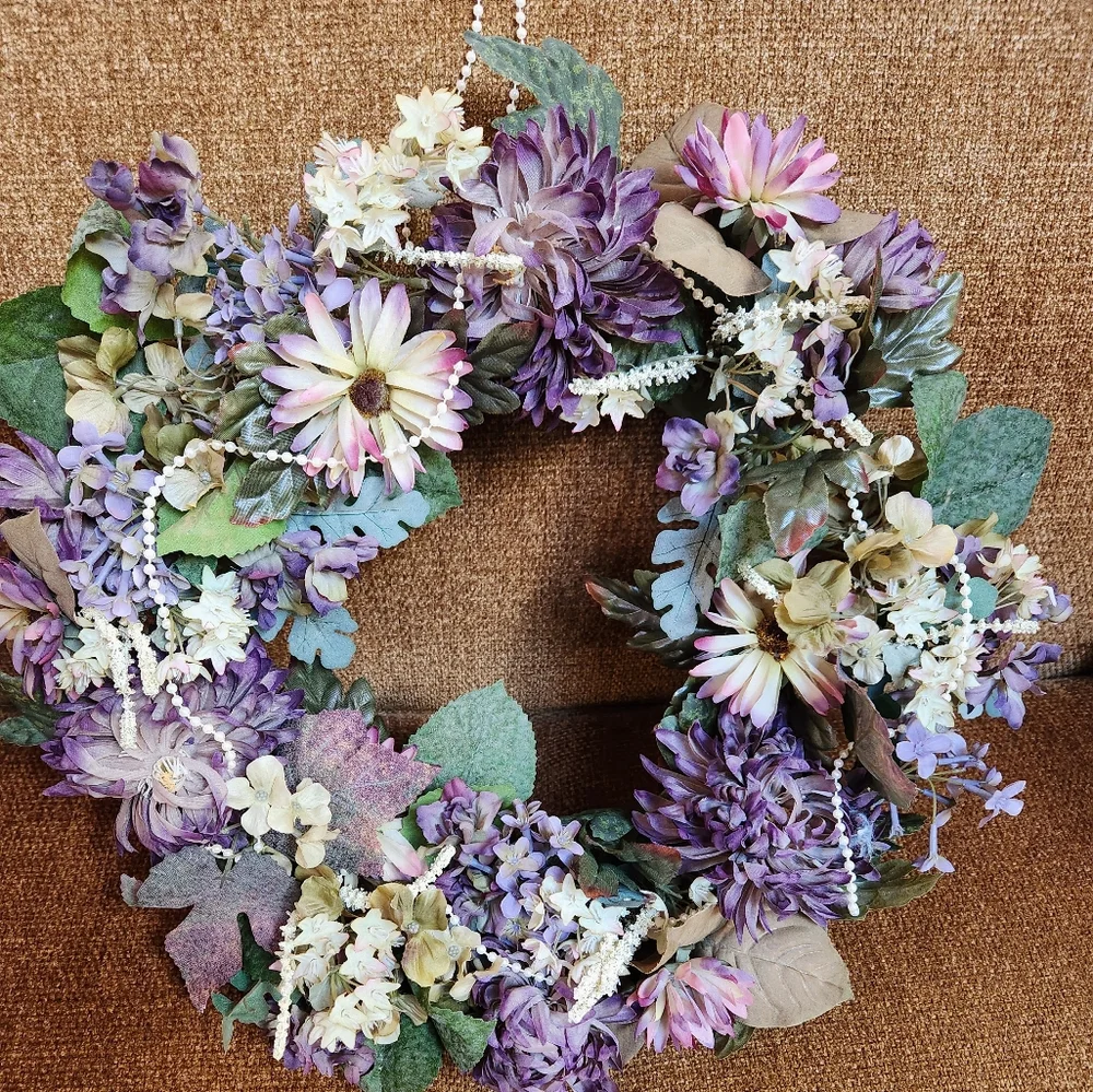 Floral wreath with pearls